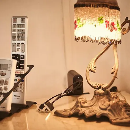 Beautiful Seafront Rustic Studio - 5 Meters From The Sea 度假居 *